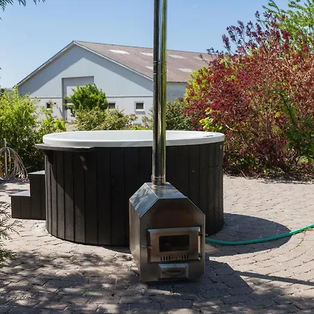 Awesome In With Kitchen בית נופש *